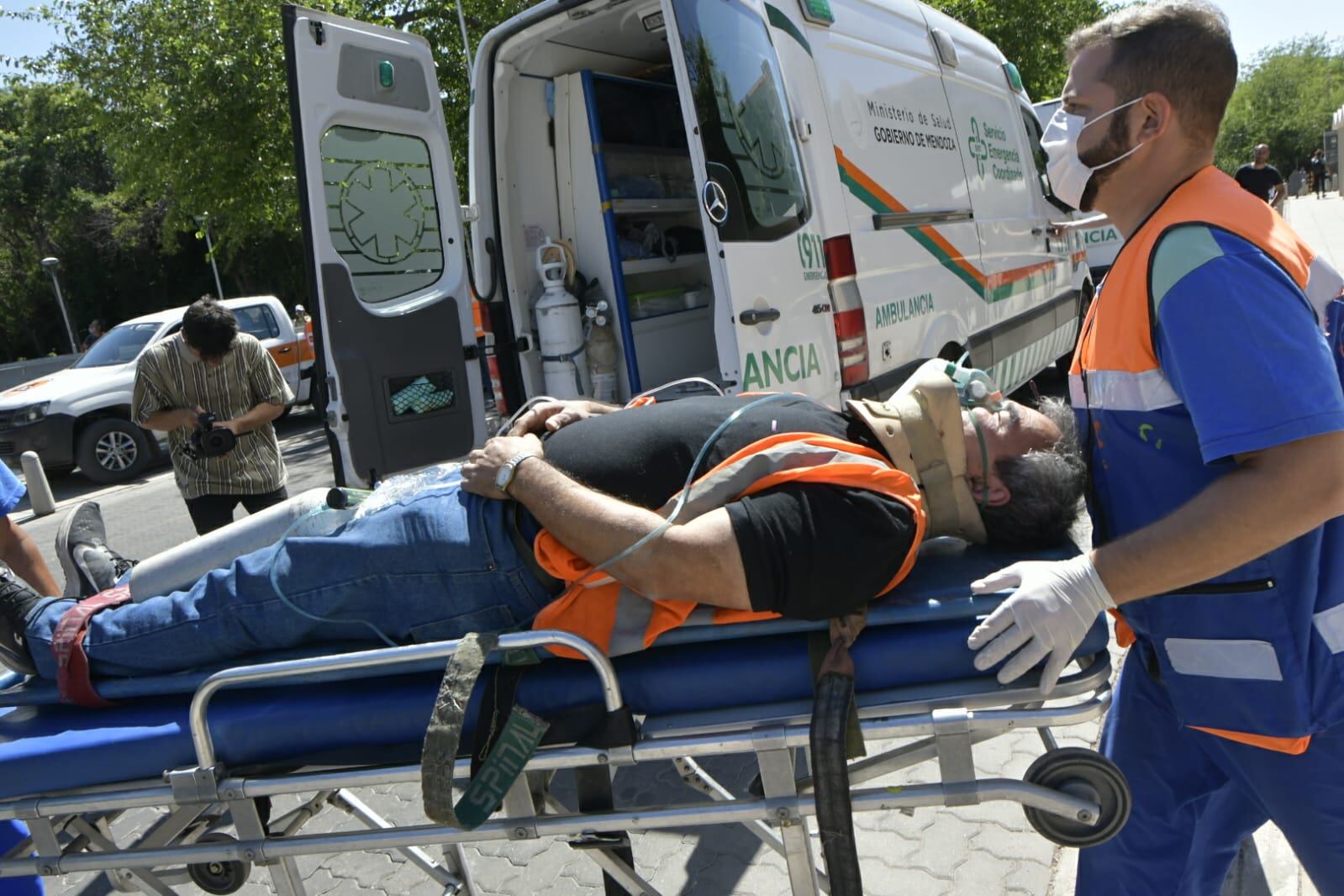 Así fue el impactante y masivo simulacro de evacuación de la Casa de Gobierno. Foto: Orlando Pelichotti / Los Andes.