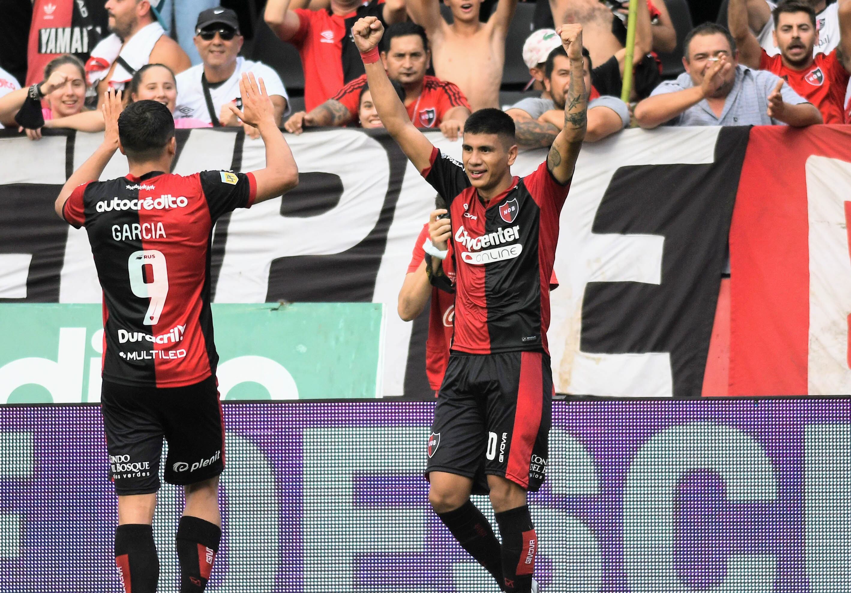 En Rosario, Newell's goleó a Atlético de Tucumán y sube. (Fotobaires)