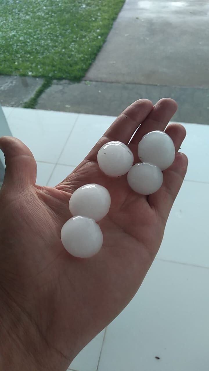 La tormenta generó calles anegadas.