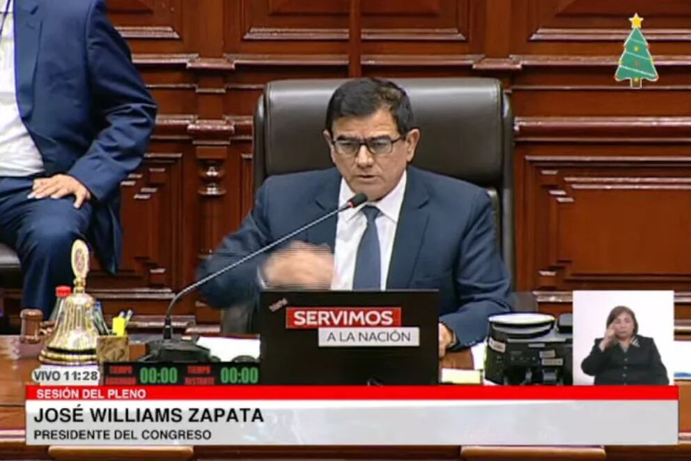 Presidente del Congreso, José Williams, da normativas de cómo será el debate en el Pleno del Parlamento. Foto: Infobae