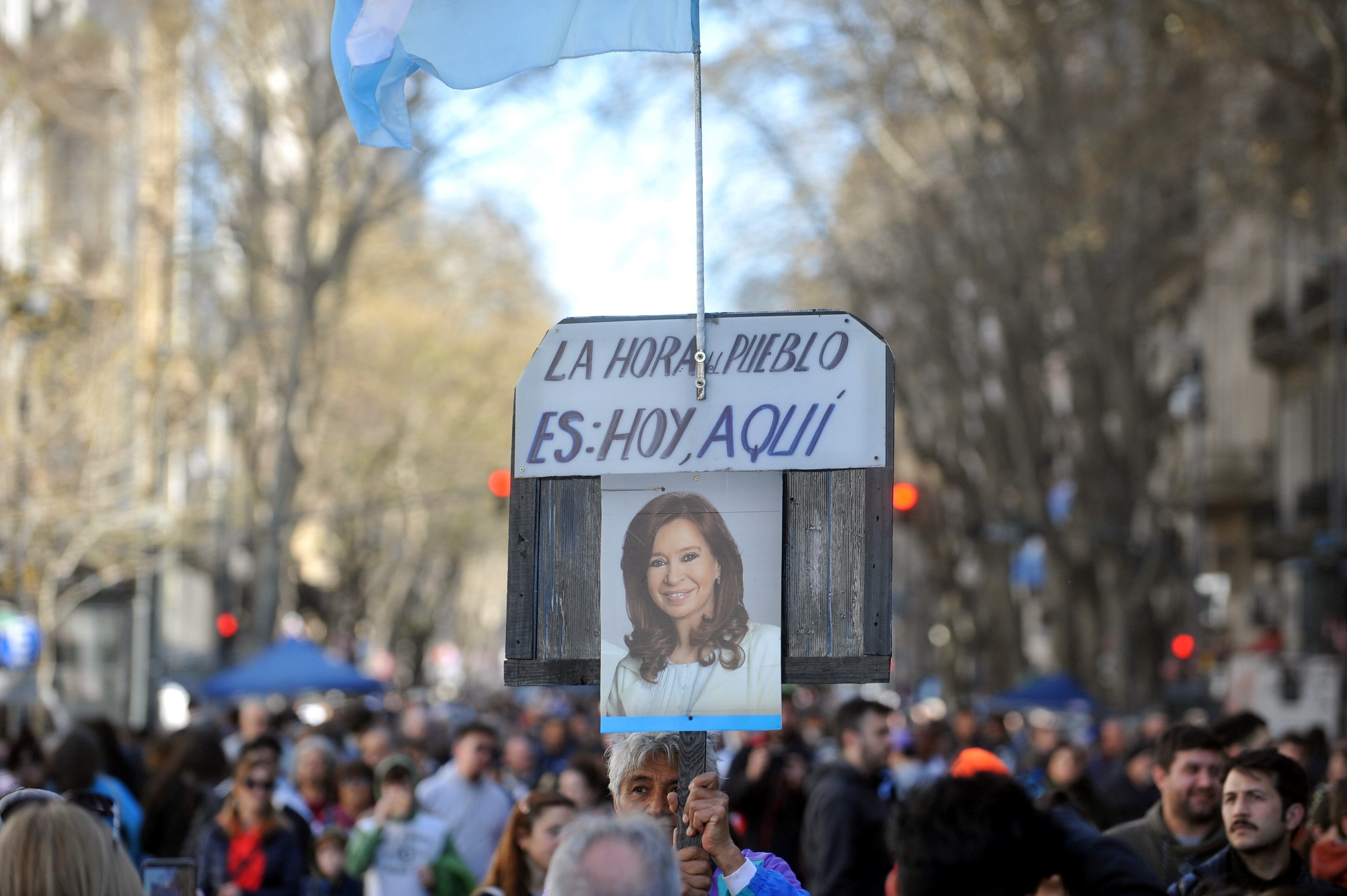 Marcha en la ciudad de Bs. As. por el atentado Plaza de Mayo. / Foto: Clarín