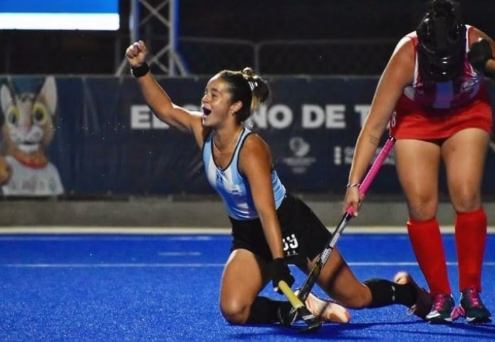 Delfina Thomé, con gol en Las Leonas, durante los Odesur 2022.