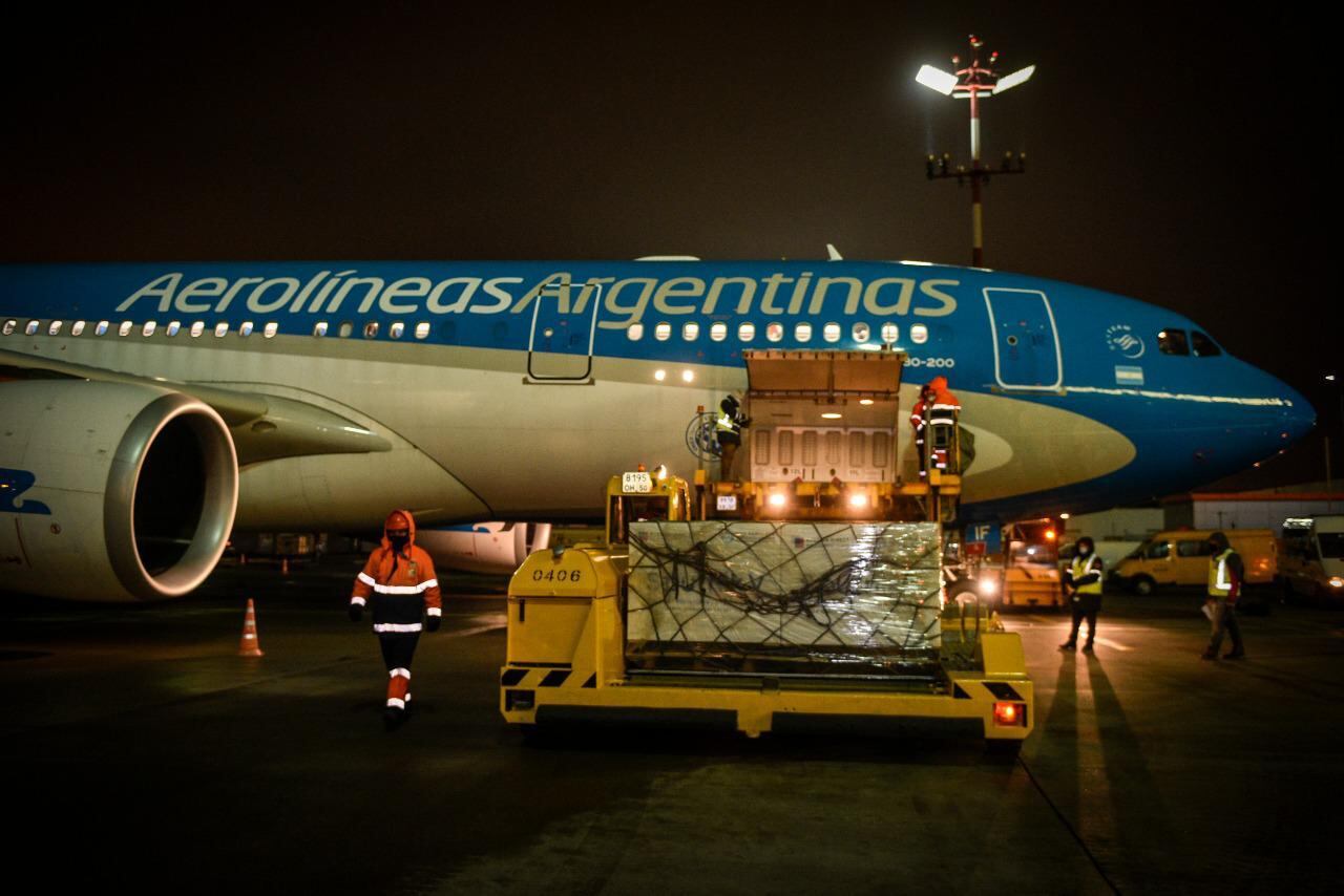 El avión de Aerolíneas Argentinas con las vacunas Sputnik V -  