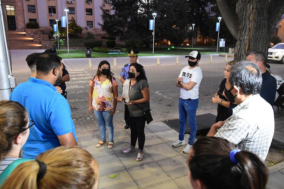 Tranquila manifestacion en pedido de justicia por el homicidio del venezolano Jean Carlos Sosa,  
Foto: Mariana Villa  / Los Andes 