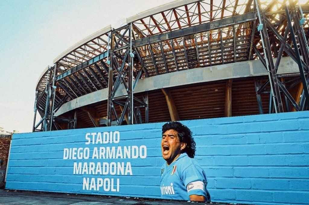 El estadio del Napoli llevará para siempre el nombre del astro argentino.