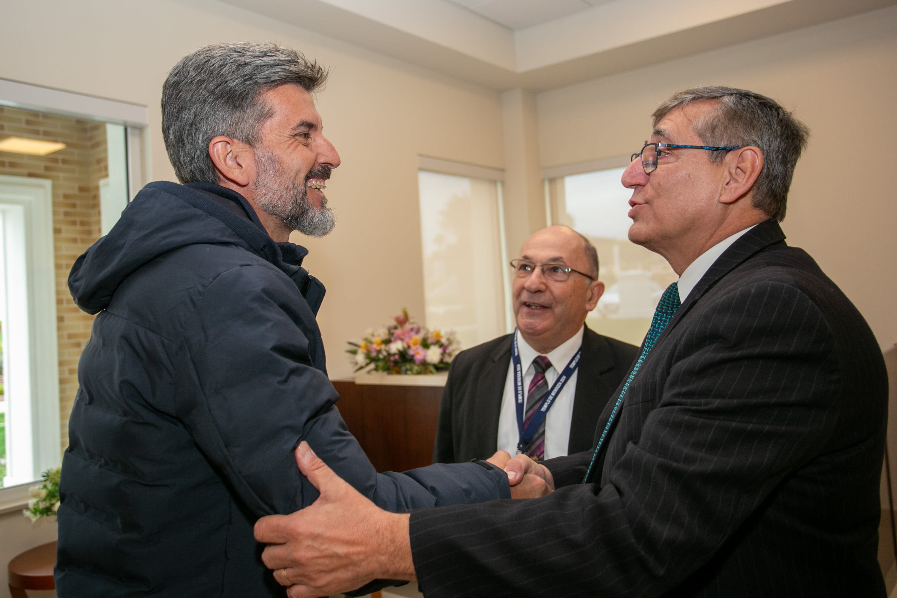 Ulpiano Suarez participó de la apertura del nuevo templo de la Iglesia de Jesucristo de los Santos de los Últimos Días