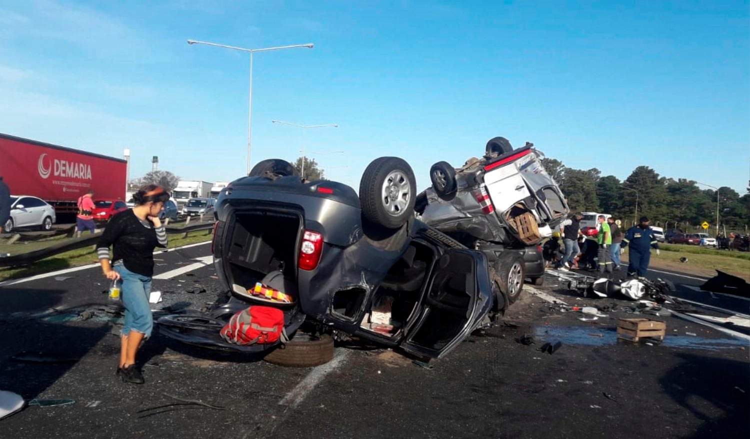 Un choque en cadena en la Autopista Panamericana dejó un muerto y casi una decena de heridos.