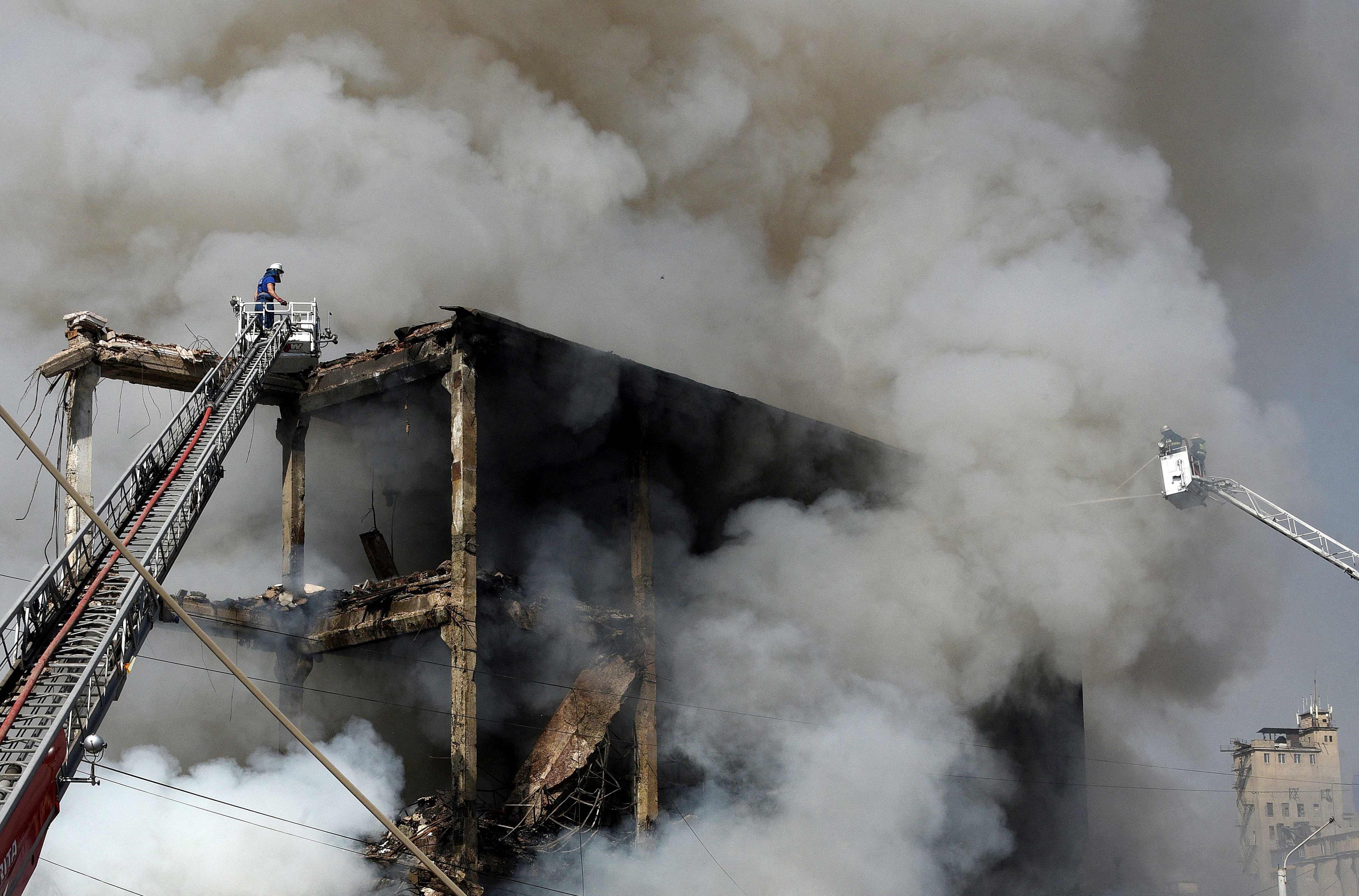 Al menos seis personas murieron y 60 resultaron heridas tras una explosión en la capital de Armenia. AFP