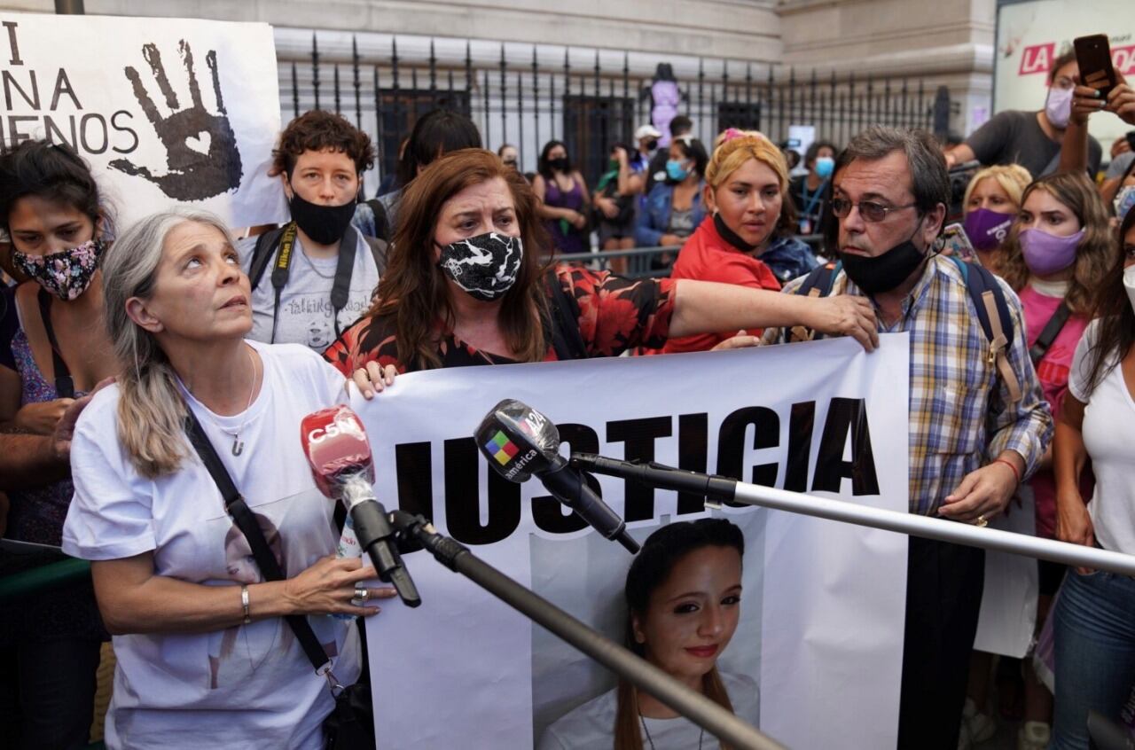 Patricia, la madre de Úrsula fue una de las mujeres que encabezó la marcha.