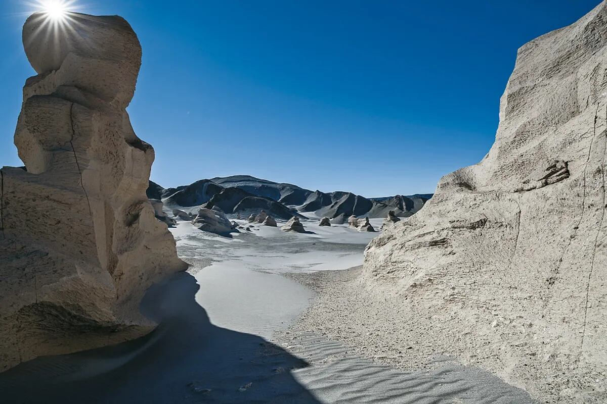 Las artesanías y/o fósiles provienen de las provincias de Catamarca (foto), La Rioja y de la Patagonia.