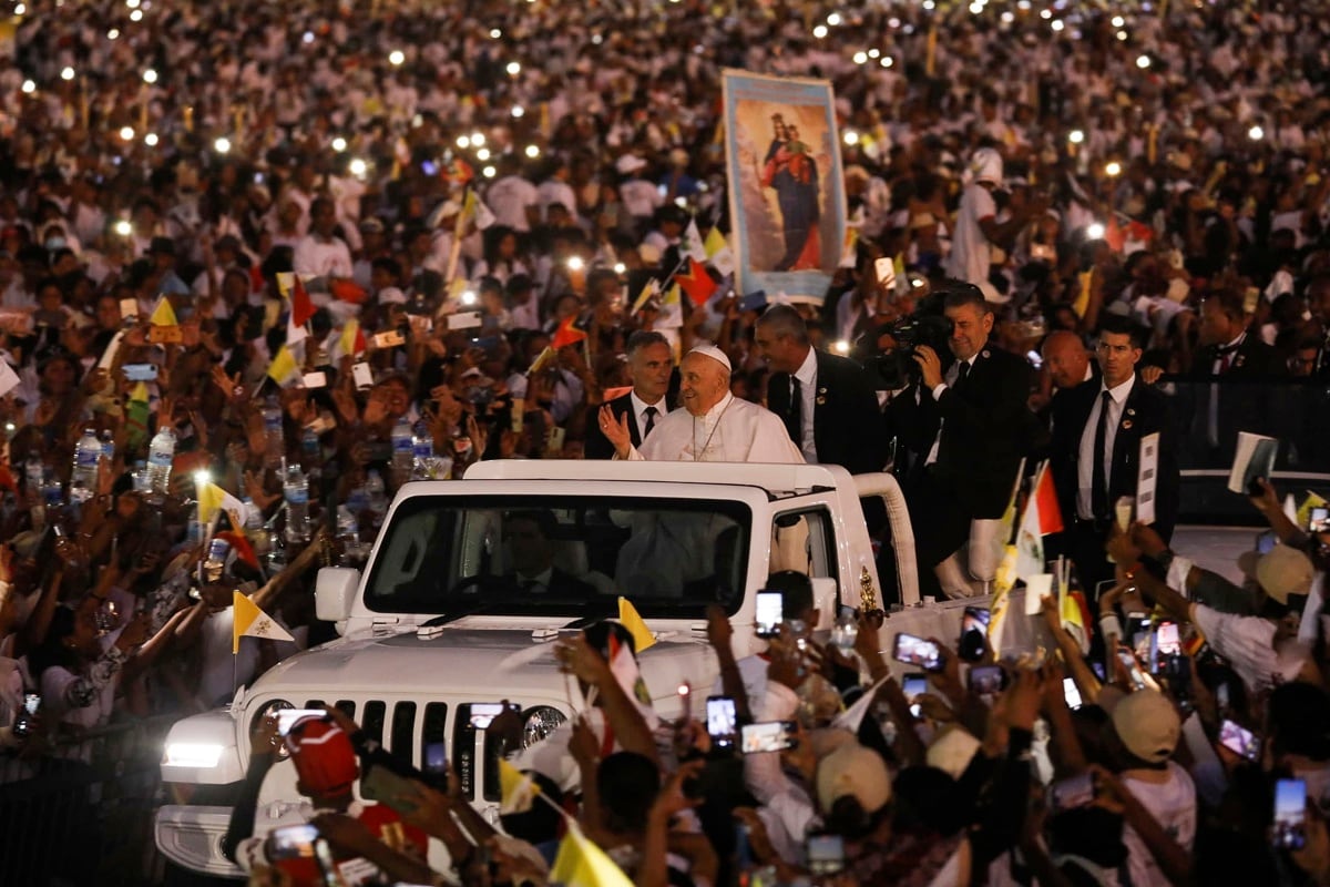 El papa Francisco en su gira por Timor Oriental con récord de convocatoria popular - EFE/EPA/ALESSANDRO DI MEO