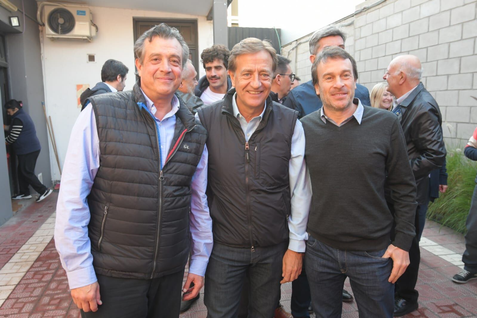 El gobernador Rodolfo Suárez junto al ministro de Gobierno, Víctor Ibáñez que será candidato a diputado nacional junto a Lisandro Nieri que renovará. Foto: Ignacio Blanco/Los Andes