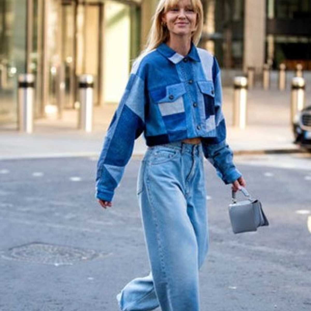 Las pasarelas de la calle determinaron cuál es la última tendencia en looks de esta primavera 2023: el total denim. 