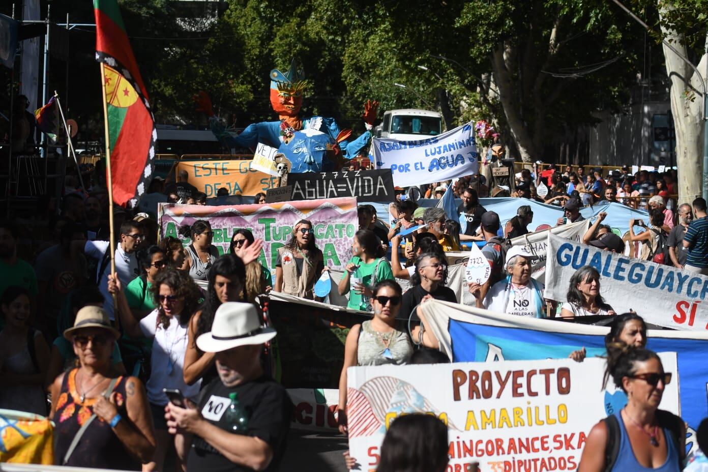 Las asambleas por el agua al frente del "contracarrusel". Fotos: José Gutiérrez/Los Andes