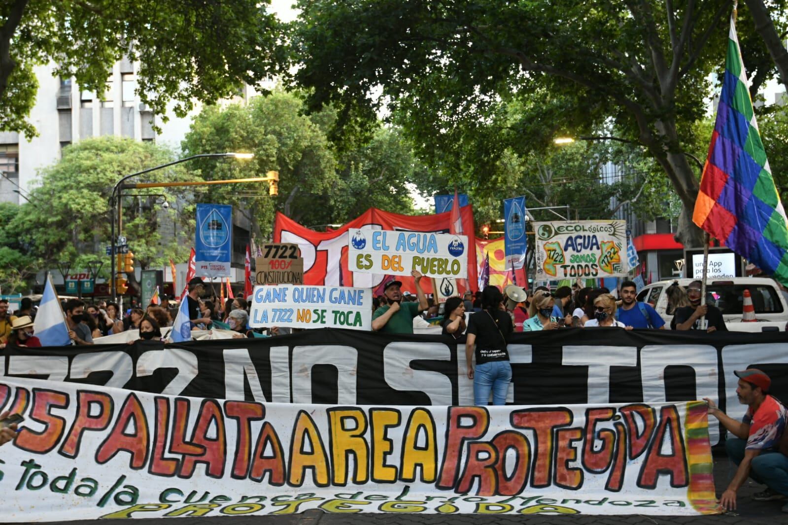 Asambleas se autoconvocaron en diferentes puntos de Mendoza para pedir por la constitucionalidad completa de la ley 7722.