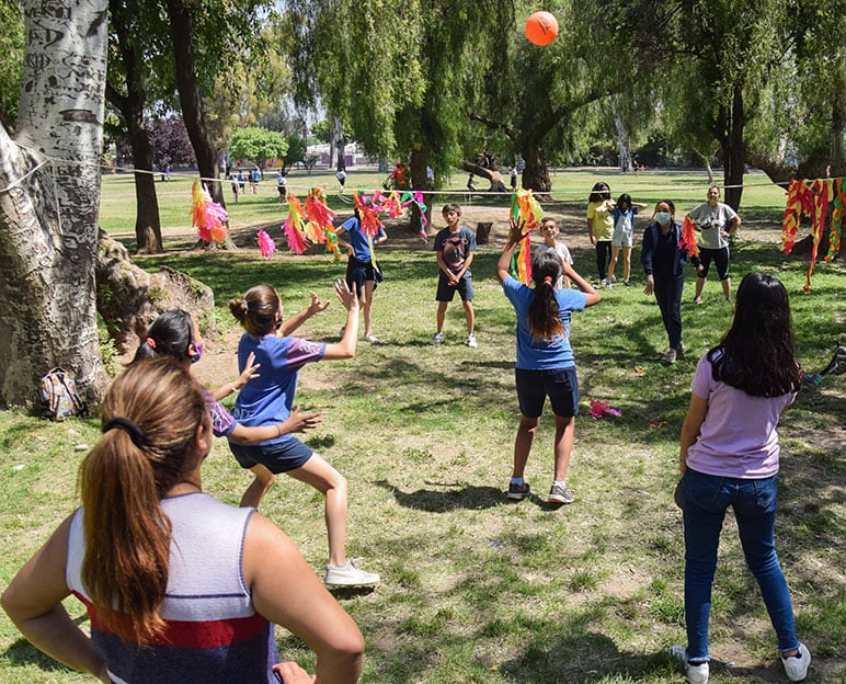 La inclusión de estudiantes con discapacidad en las escuelas es un desafío que sigue teniendo aristas irresueltas. Son tan diversas como la diversidad misma de las discapacidades - y de todos los individuos- pero está claro que conllevan problemáticas, frustraciones, sobrecarga y hasta angustia tanto para los chicos y las familias como para los docentes. Foto: Gentileza