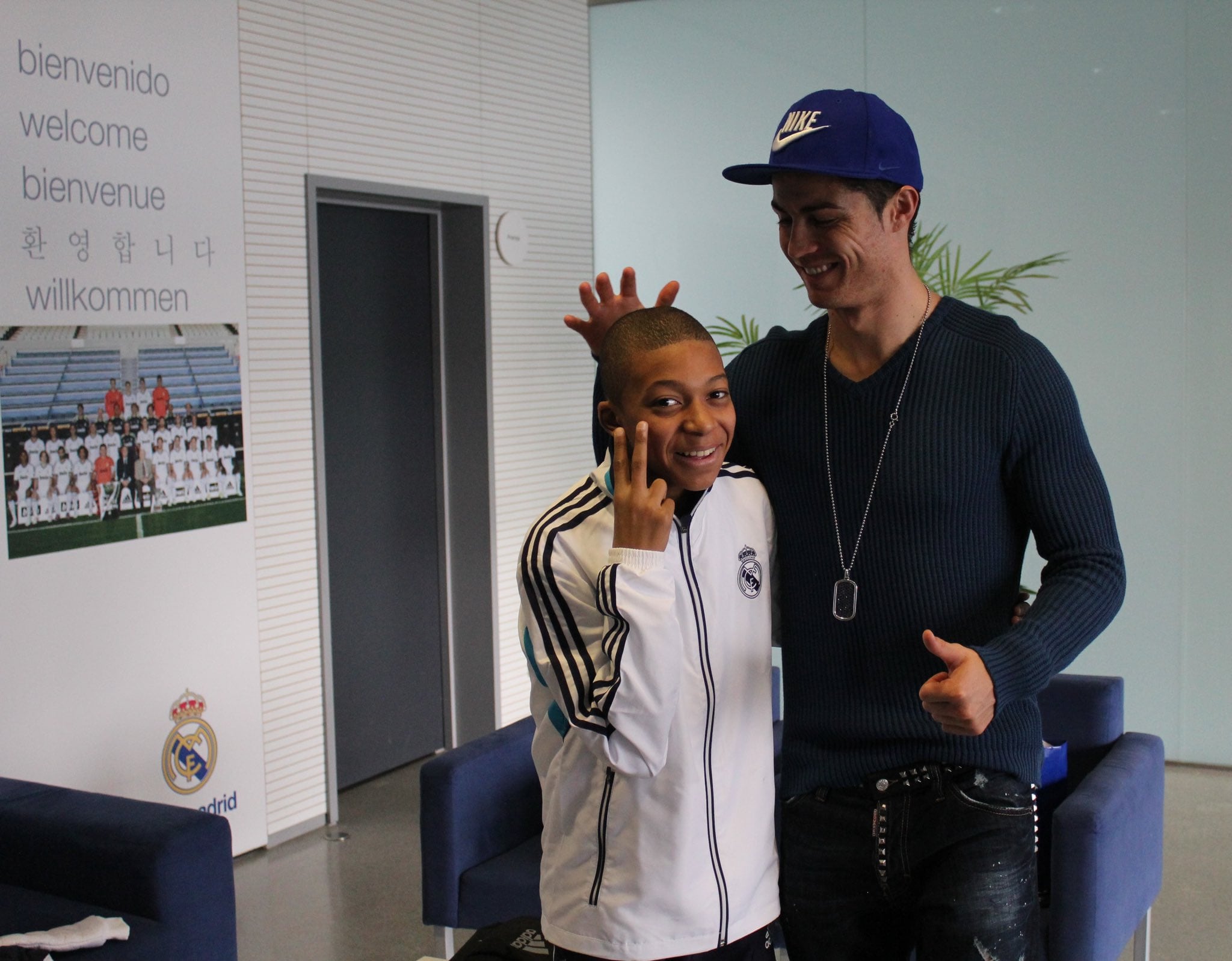 El delantero francés mostró su felicidad por sumarse al equipo madrileñ.