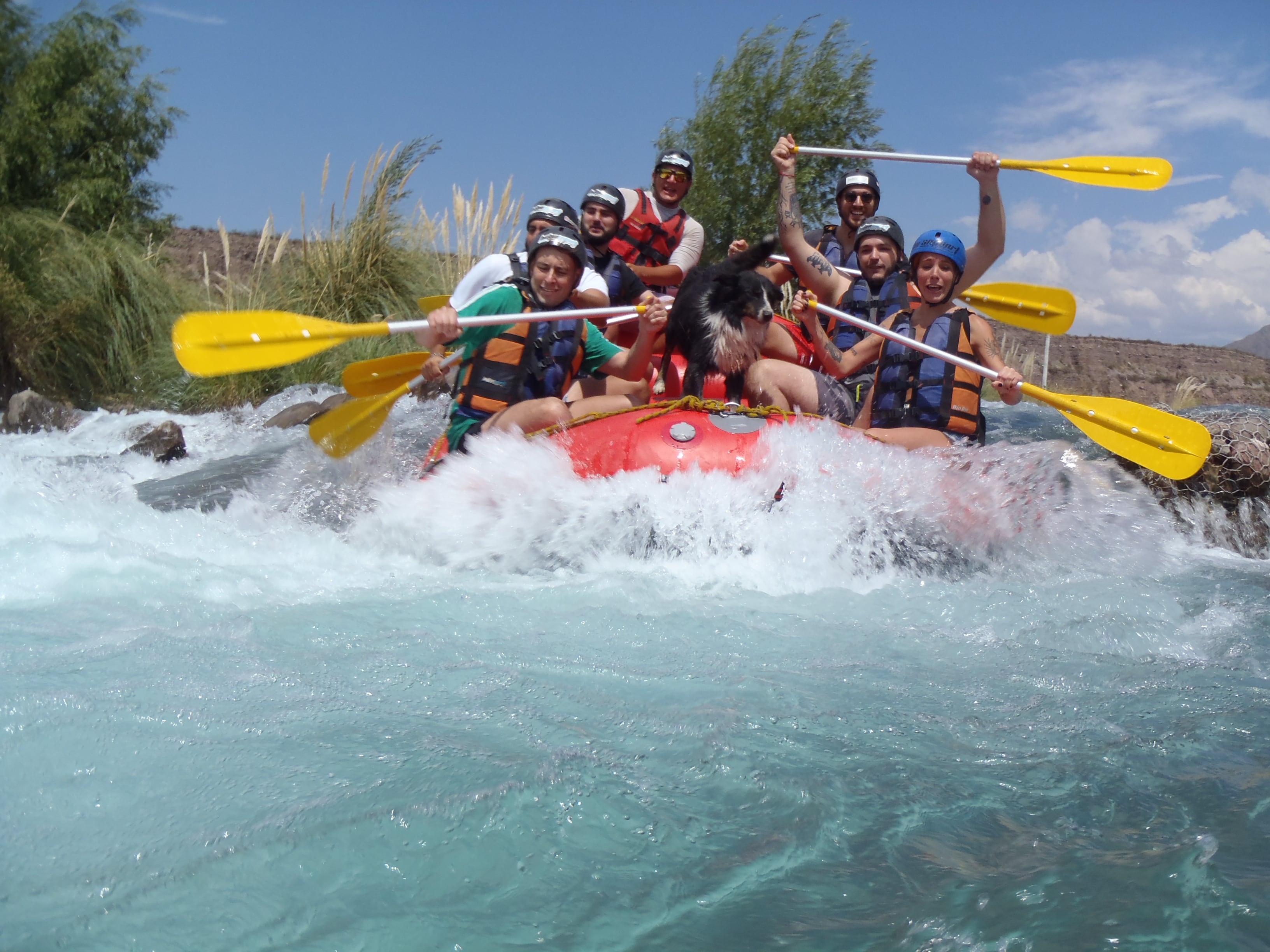 Rafting en el río Mendoza. Foto gentileza Betancourt Rafting.