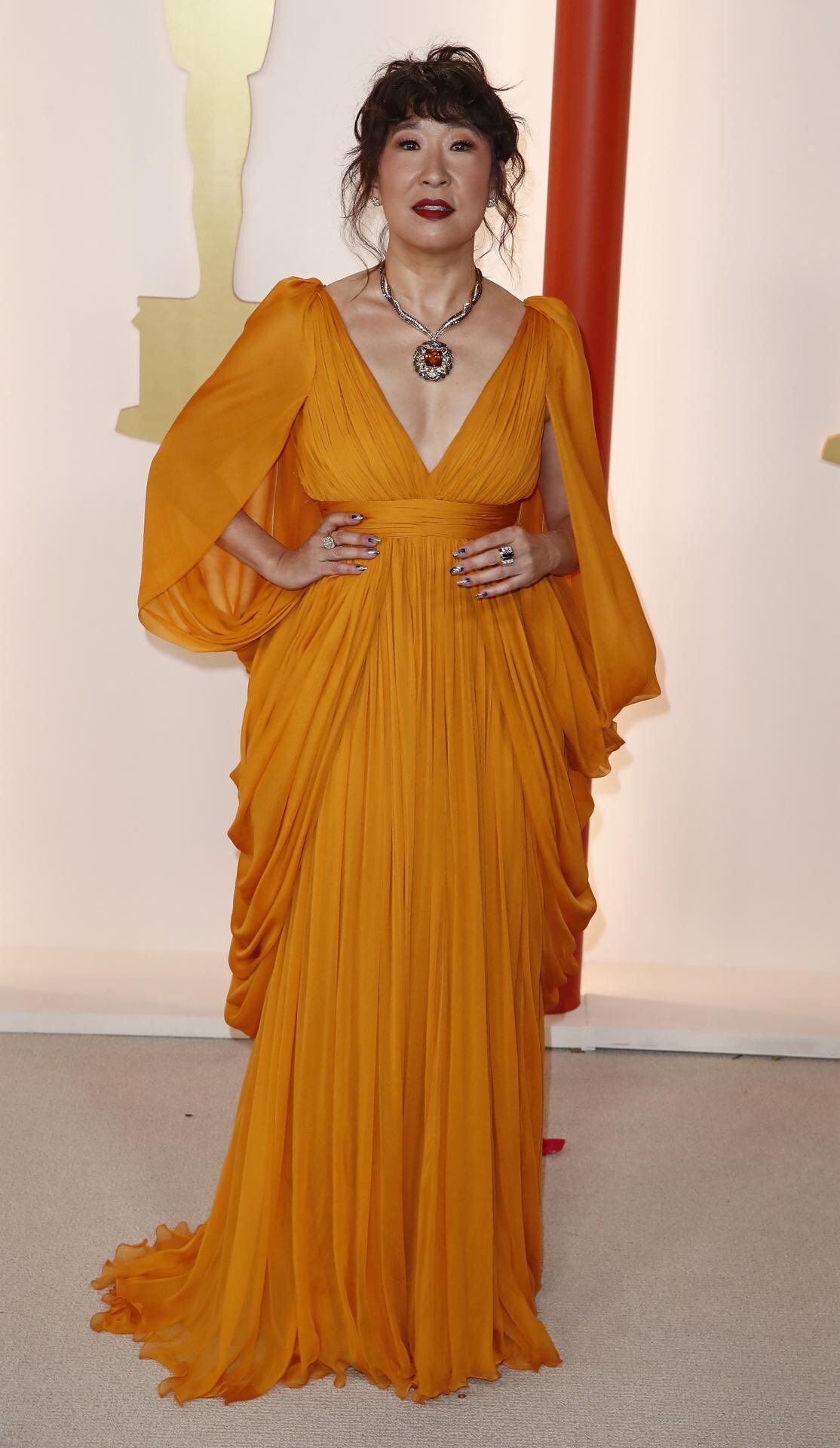 Sandra Oh llega para la 95ª ceremonia anual de los Premios de la Academia en el Dolby Theatre de Hollywood, Los Ángeles, California.