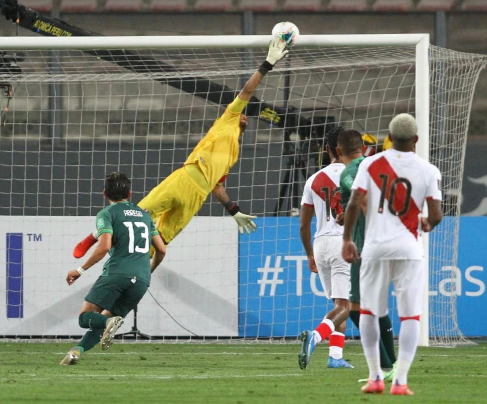 Perú 3-0 Bolivia.  Pedro Gallese tuvo una noche espectacular para defender y mantener su arco en cero.