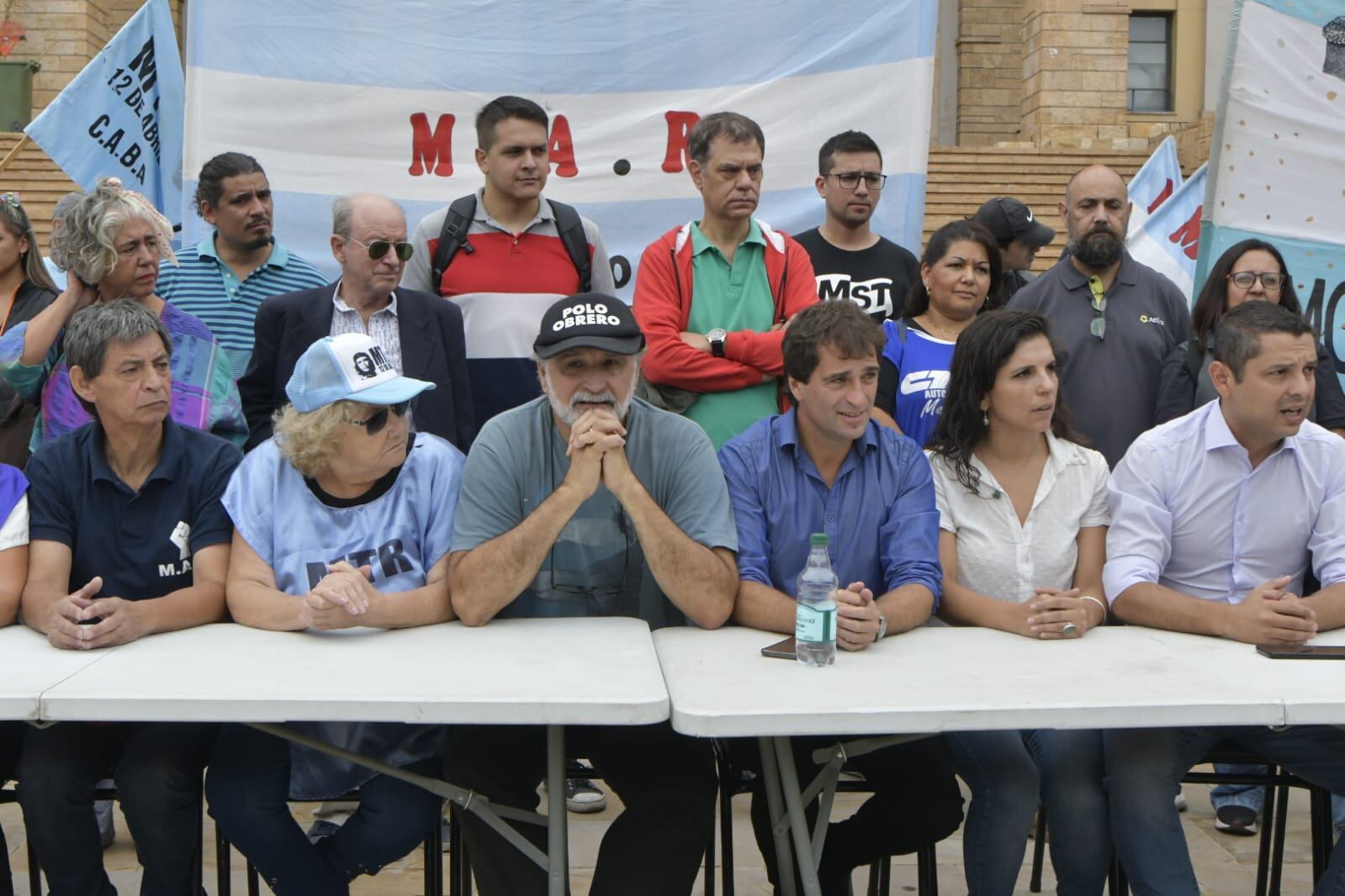 Eduardo Belliboni, Gabriel Solano y Victor Da Vila, del Polo Obrero en Mendoza. Orlando Pelichotti / Los Andes