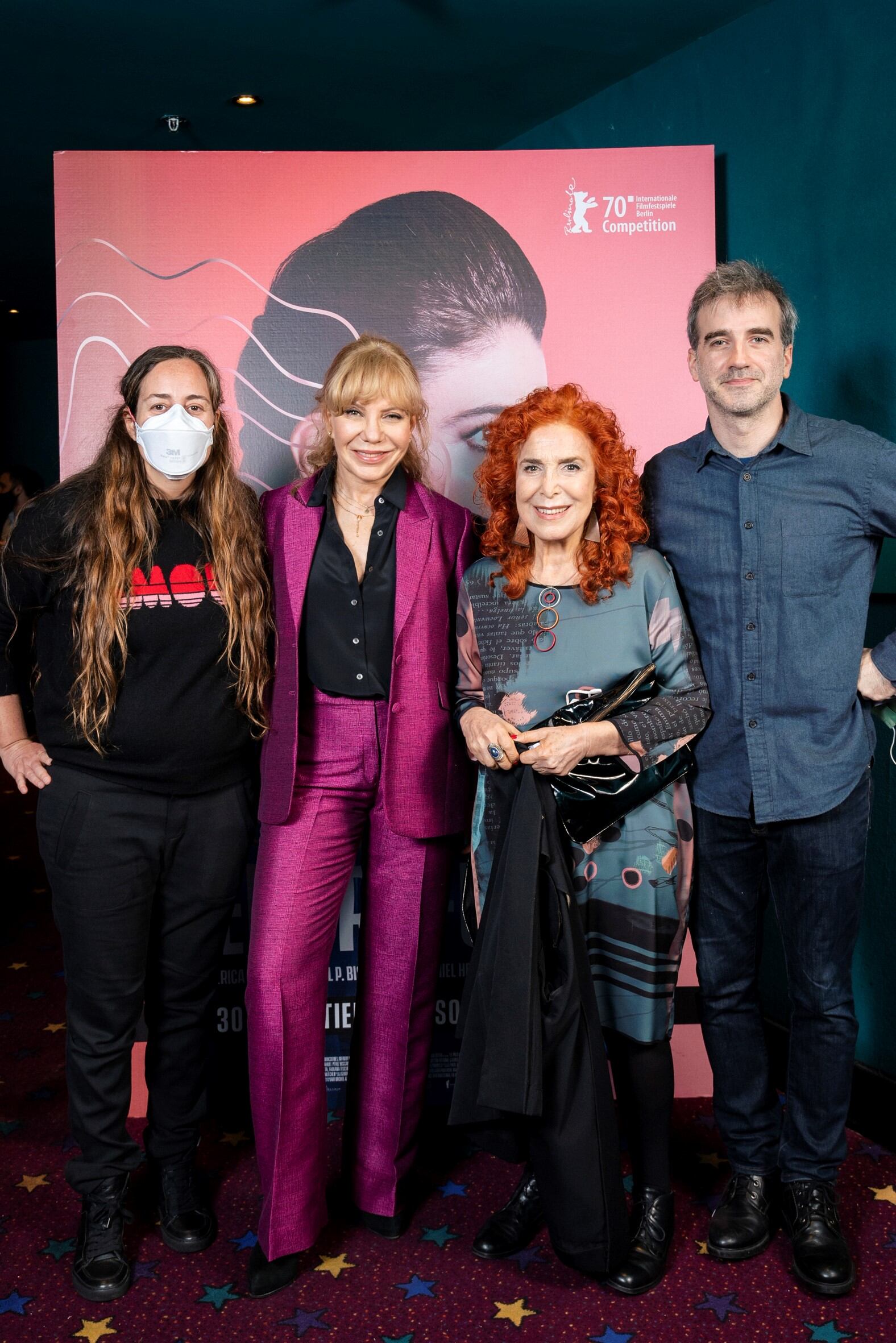 La directora Natalia Meta, junto a Cecilia Roth, Mirtha Busnelli y Daniel Hendler, en Berlín