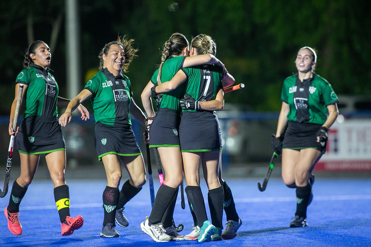 Hockey césped femenino: Maristas San Rafael vs Universidad Nacional San Juan. 
Foto: Los Andes