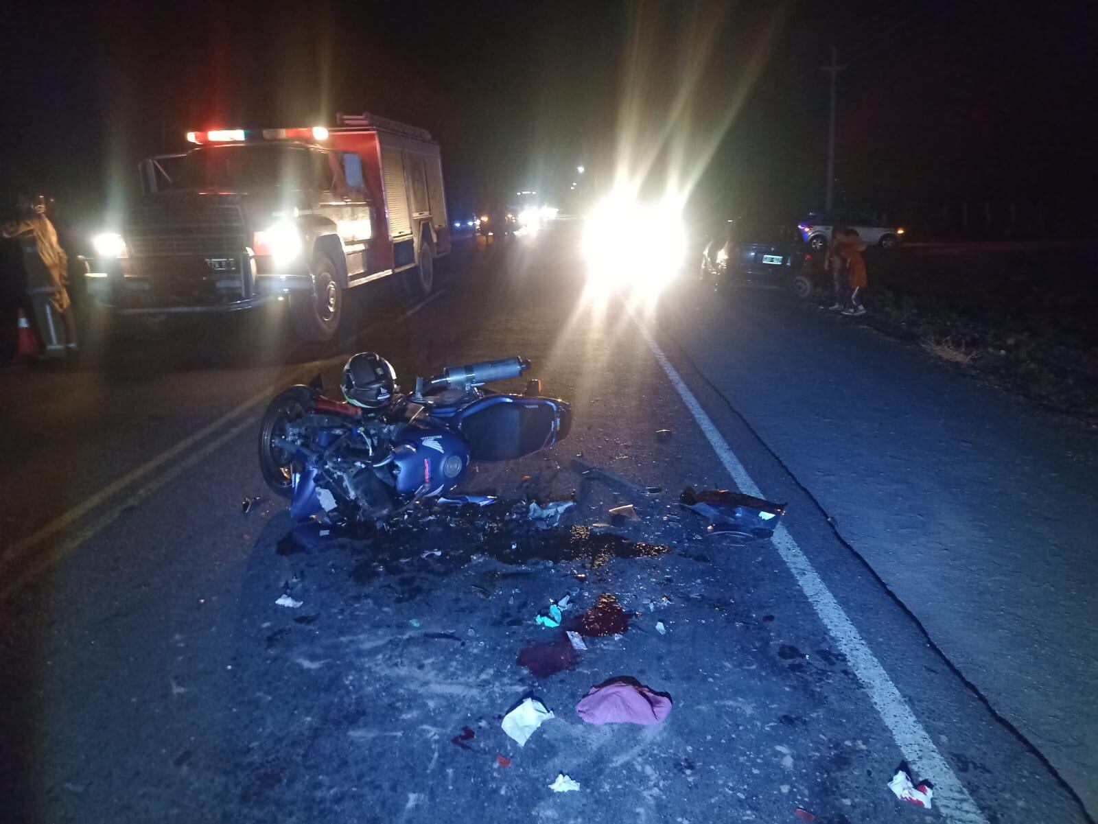 Un auto giró en U y chocó a una moto. Foto Ministerio de Seguridad.