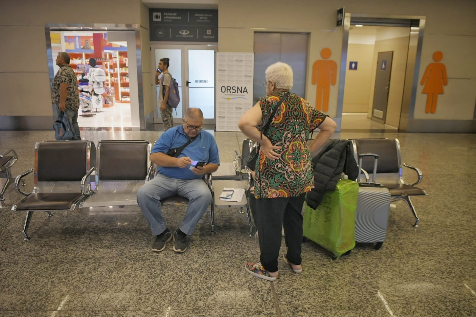 Vuelos cancelados y pasajeros varados: así luce el aeropuerto de Mendoza por el paro general. Foto: Ignacio Blanco / Los Andes