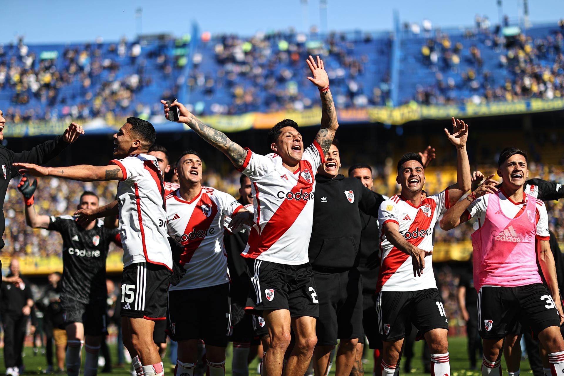 Los jugadores de River armaron una fiesta en plena Bombonera.