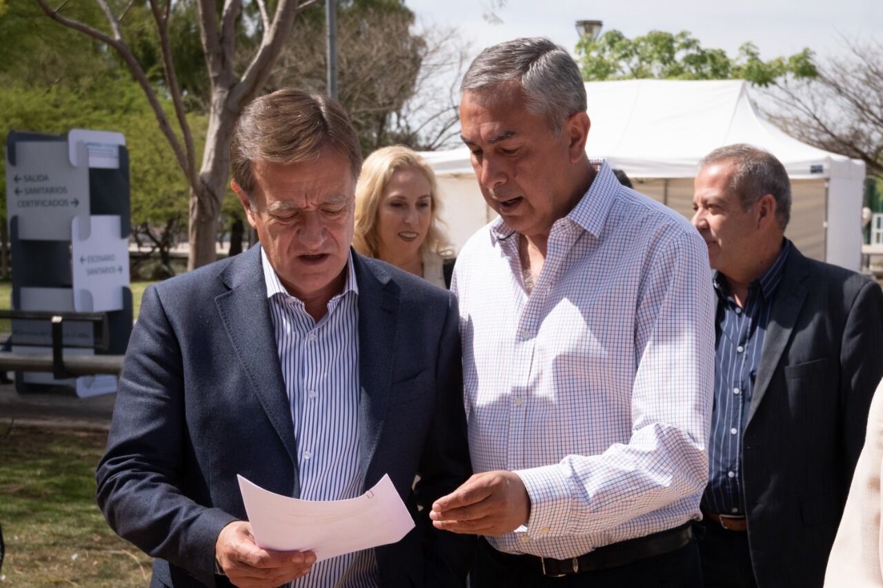 El gobernador Rodolfo Suárez y el ministro Enrique Vaquié. Foto: Ignacio Blanco / Los Andes