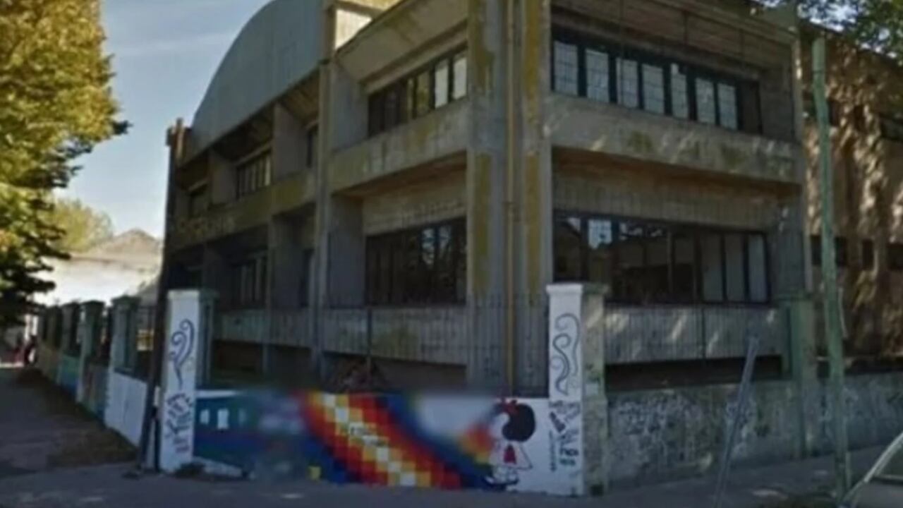 La escuela secundaria N° 7 de Necochea en donde ocurrió el violento episodio. Gentileza: Clarín.