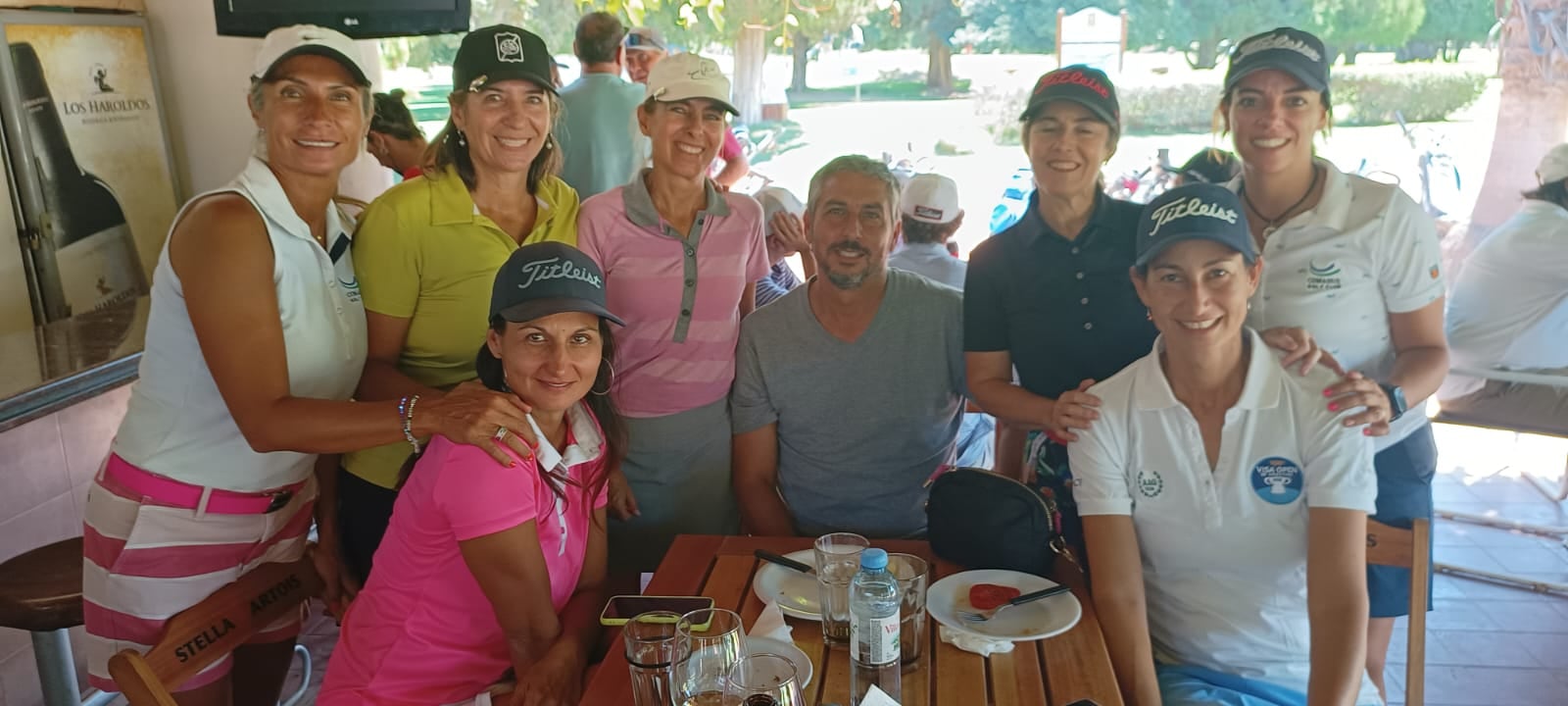 Torneo Vendimia de Golf 2023. Algunas de las jugadoras del certamen Lau Allende, María Romera, Jimena González, Ivana Aubone, Cecilia Varas, Daniela y Samanta Gallego. / Gentileza.