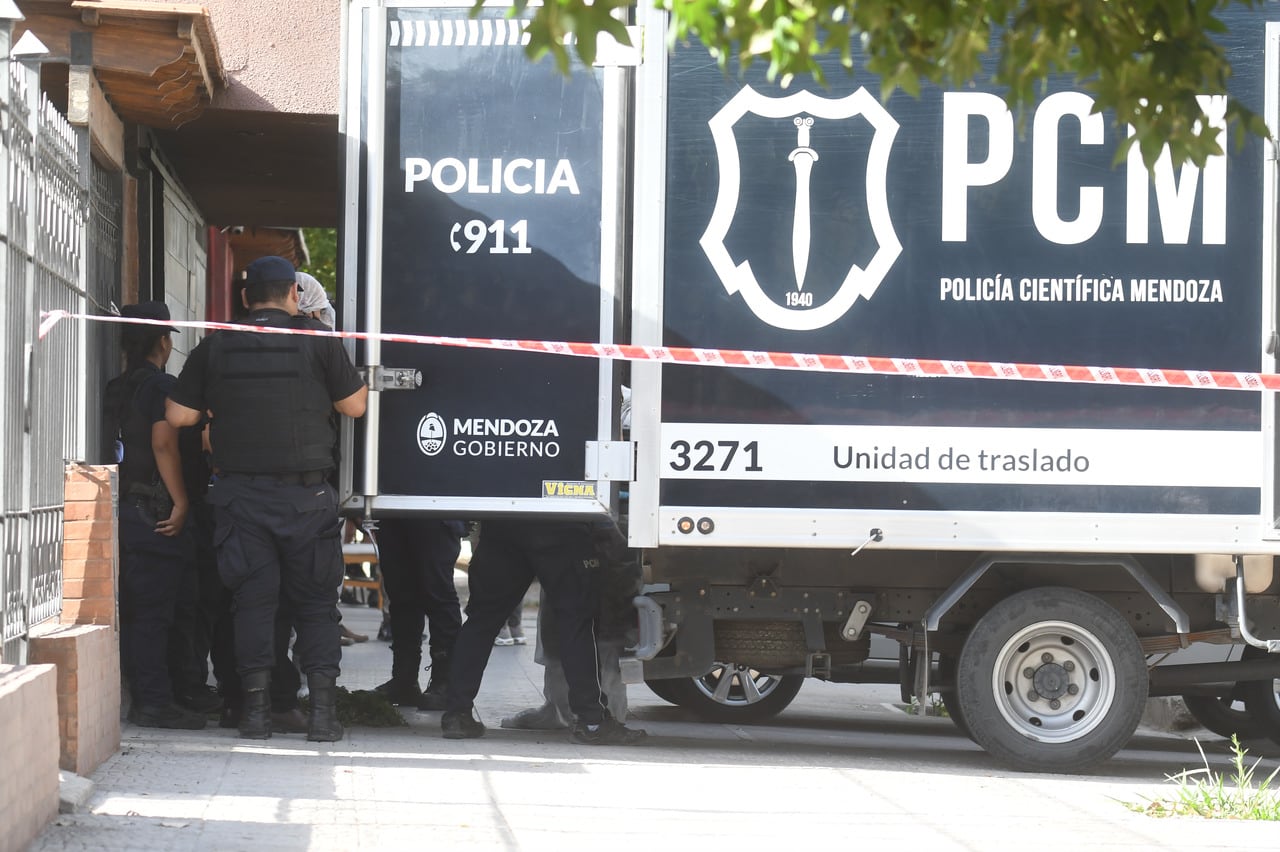 Dueño de un lubricentro ubicado en calle Mitre casi Mathus Hoyos de Guaymallén fue asesinado de un disparo cual resistirse a un asalto.
Foto: José Gutierrez / Los Andes