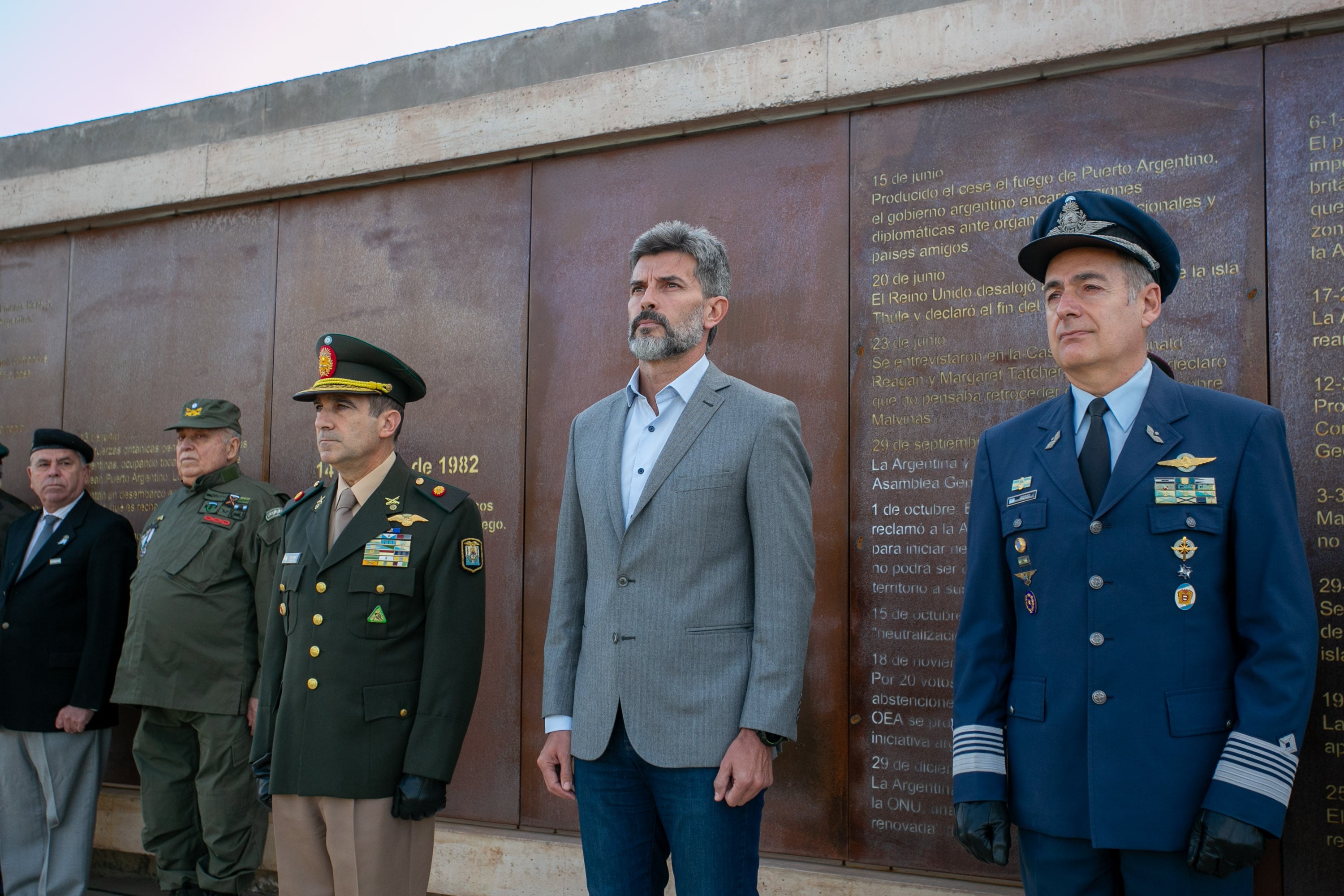 Ulpiano Suarez participó del Acto en conmemoración del “Día de la máxima resistencia” en honor a Veteranos de Malvinas.