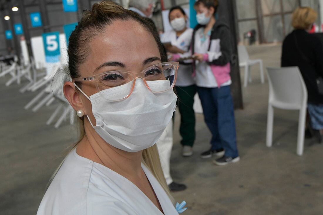 Celeste Echegaray (34 ), enfermera encargada de diseñar la actividad diaria de todo el vacunatorio