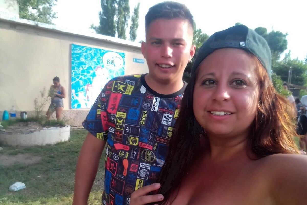 El estado del joven atropellado por un micro empeoró y su madre pide que “recen más que nunca”. Foto: Facebook.