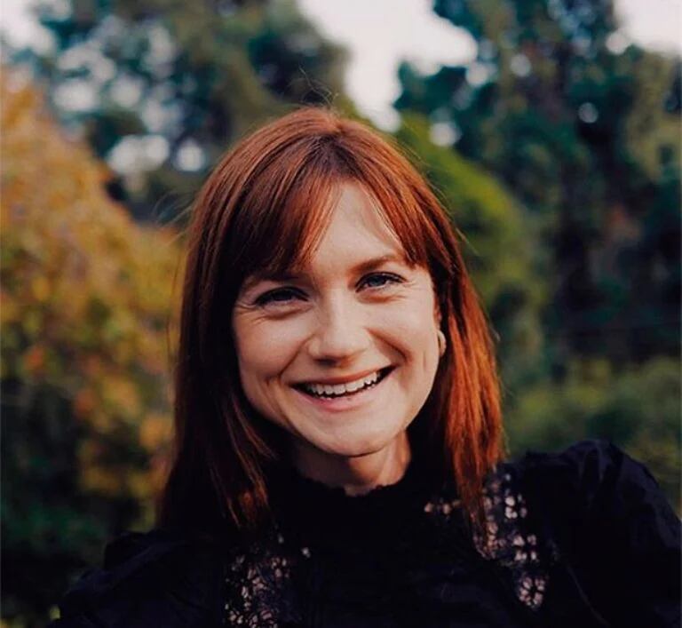 Así luce la intérprete de Ginny Weasley en Harry Potter.