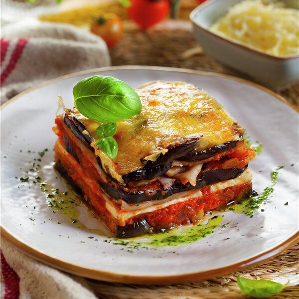 En esta nota te enseñamos a hacer un clásico italiano de la mano de un reconocido creador de contenido de cocina: parmiggiana di melanzane. 