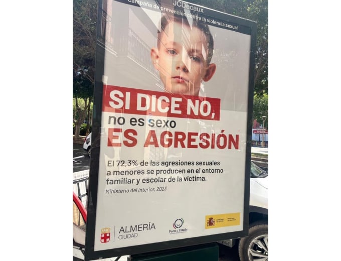 Si bien retirarán las “tres o cuatro” anuncios impresos “por error”, según precisaron fuentes del municipio, el resto de la cartelización se mantendrá en puntos neurálgicos de la ciudad.
Foto: Gentileza Redes Sociales.