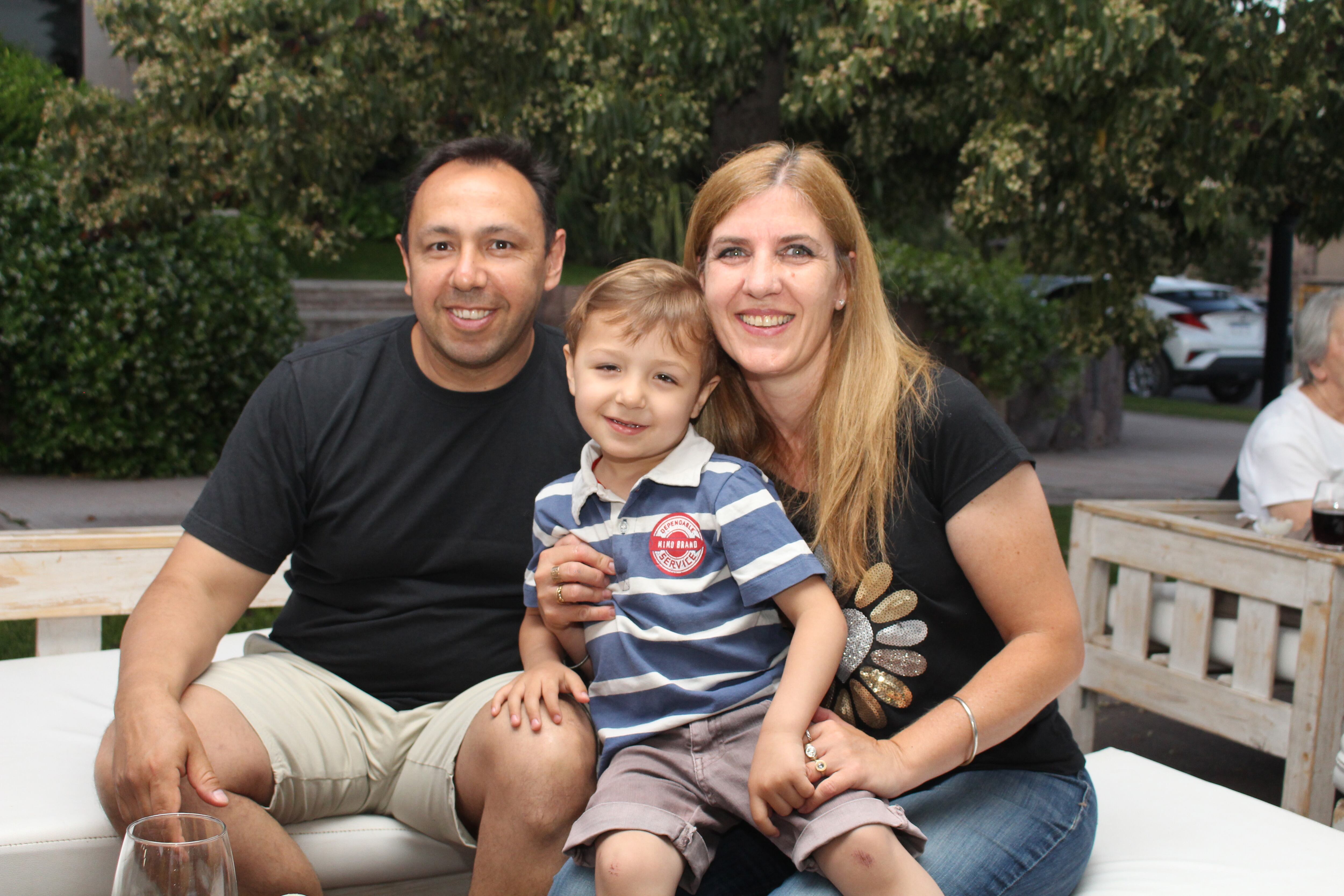 Fernando Jaramillo, Valentina Granata y Julian.