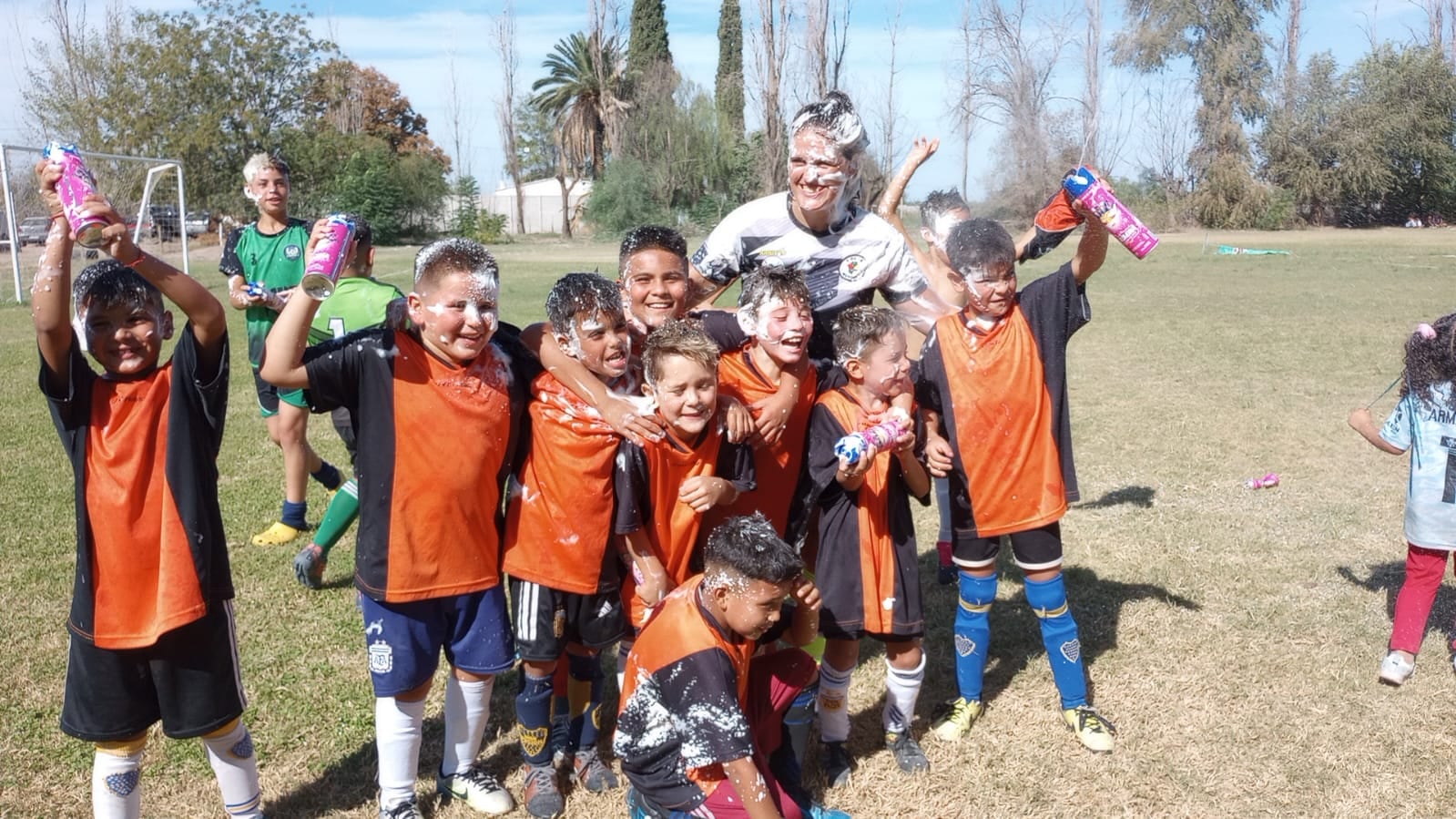 Efecto Scaloneta: récord de alumnos en las escuelas de fútbol y los sorprendentes “mini” Dibu Martínez. Foto: Gentileza Liga Futuros Cracks