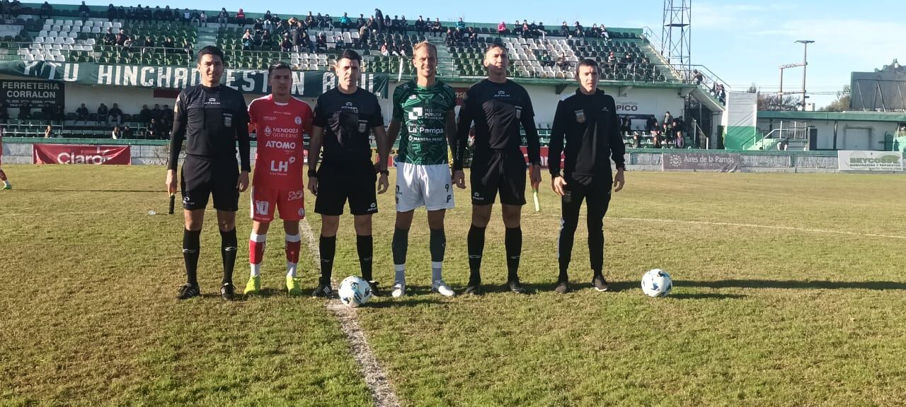 Huracán Las Heras metió un triunfazo de visitante ante Ferro de General Pico por 3-2. / Gentileza. Prensa HLH