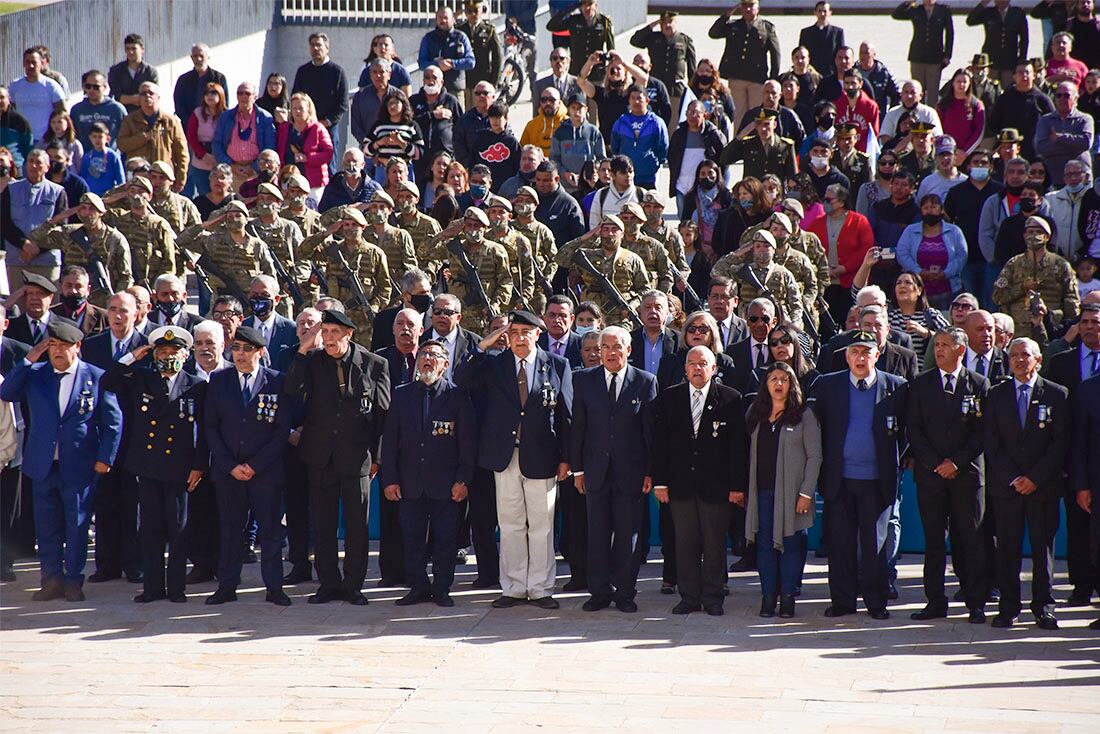 Acto conmemorativo por los 40 años de la guerra de Malvinas. En casa de gobierno se llevo a cabo un acto en el que participaron autoridades politicas y de las fuerzas armadas, donde brindaron reconocimiento a veteranos y caidos en el conflicto del Atlantico Sur en 1982
foto: Mariana Villa / Los Andes