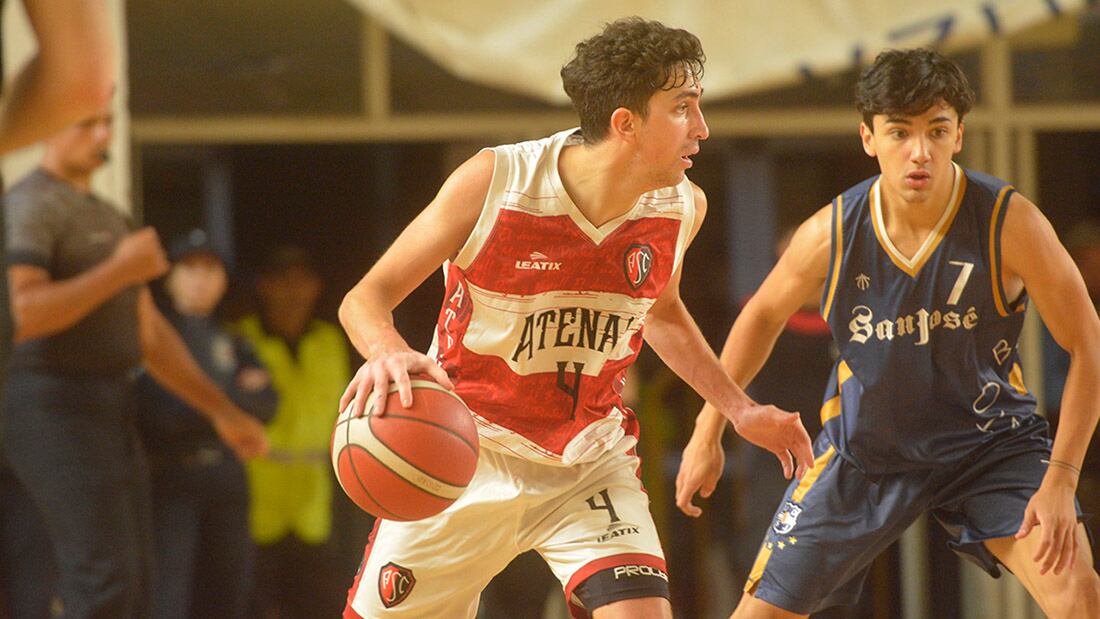 Agustín Benito fue uno de los jugadores más importantes que tuvo el Apache en la noche lasherina. Foto: Cristian Guzzo (Los Andes)