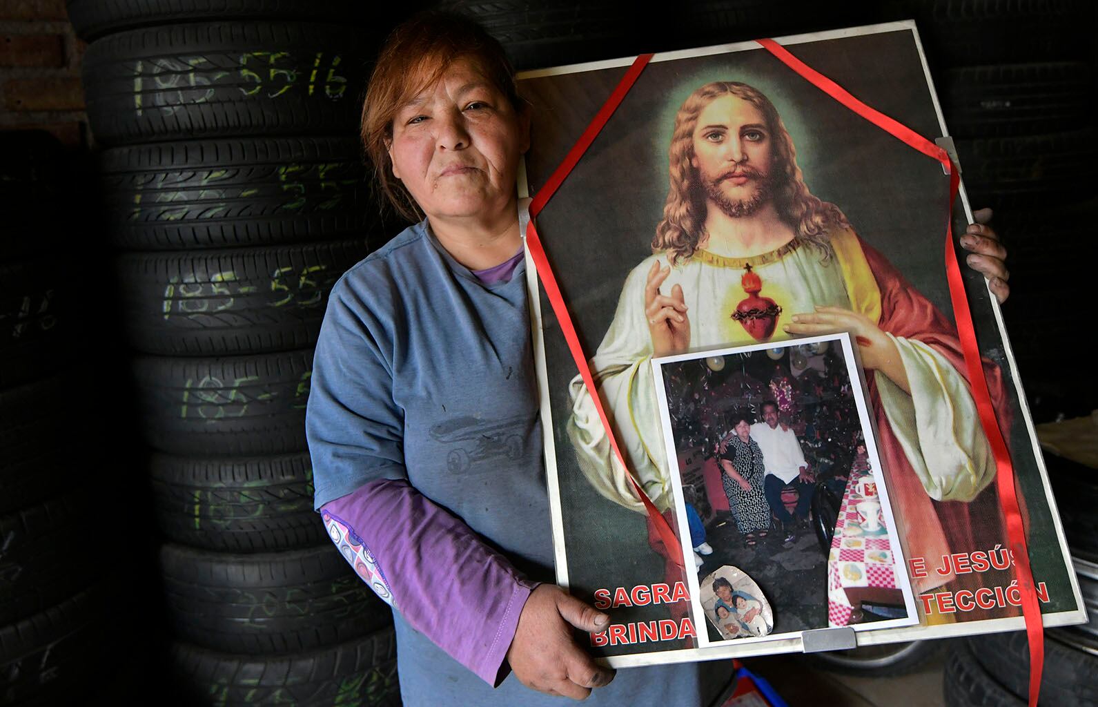 Desde Trujillo, a Mendoza. Mi padre me enseñó y el sagrado Corazón me guía en la vida, y aunque me duele el alma, trabajo 12 horas al día...
Foto: Orlando Pelichotti / Los Andes