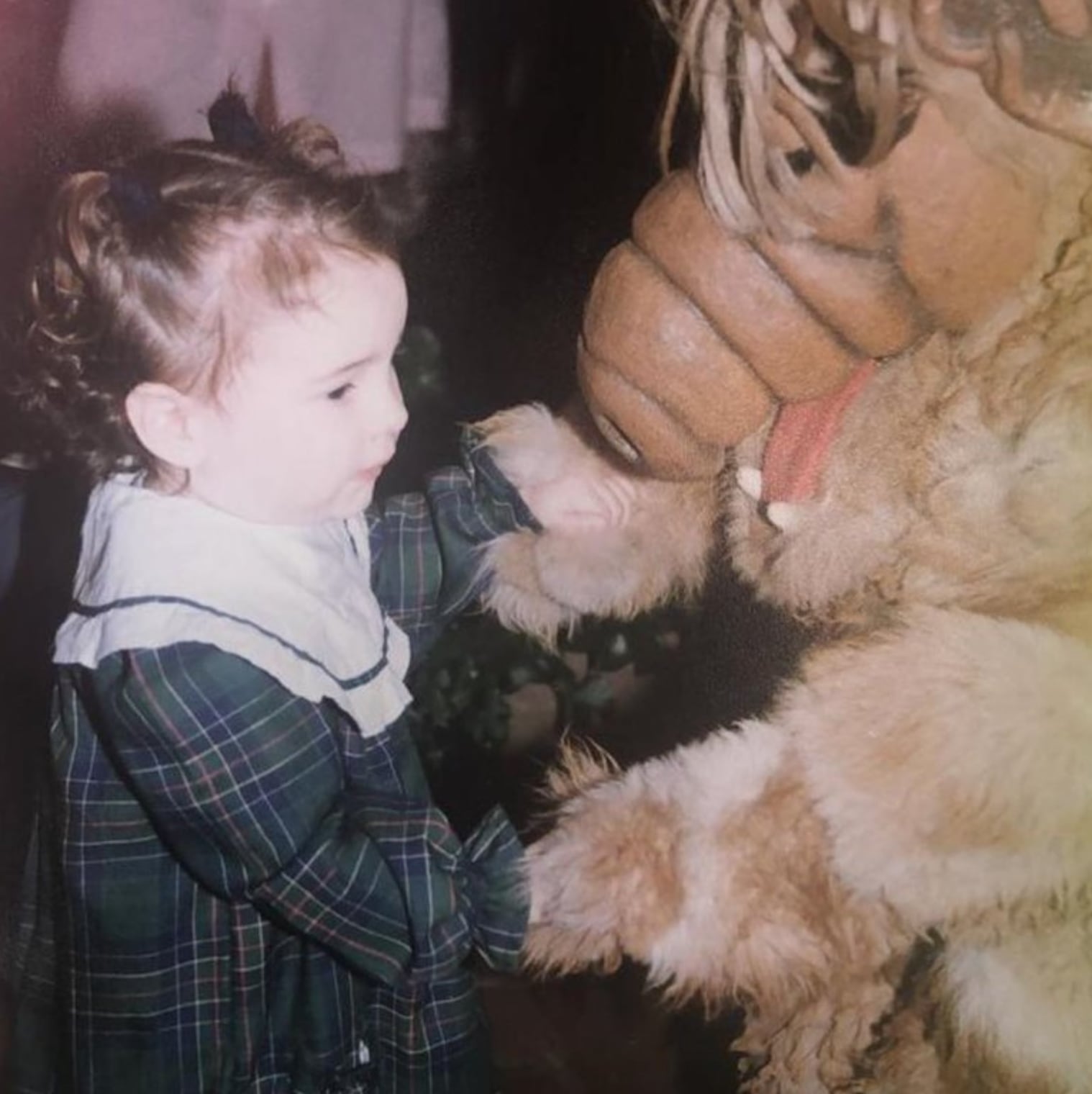 Una foto de la infancia de Cande en la publicación de Mica.