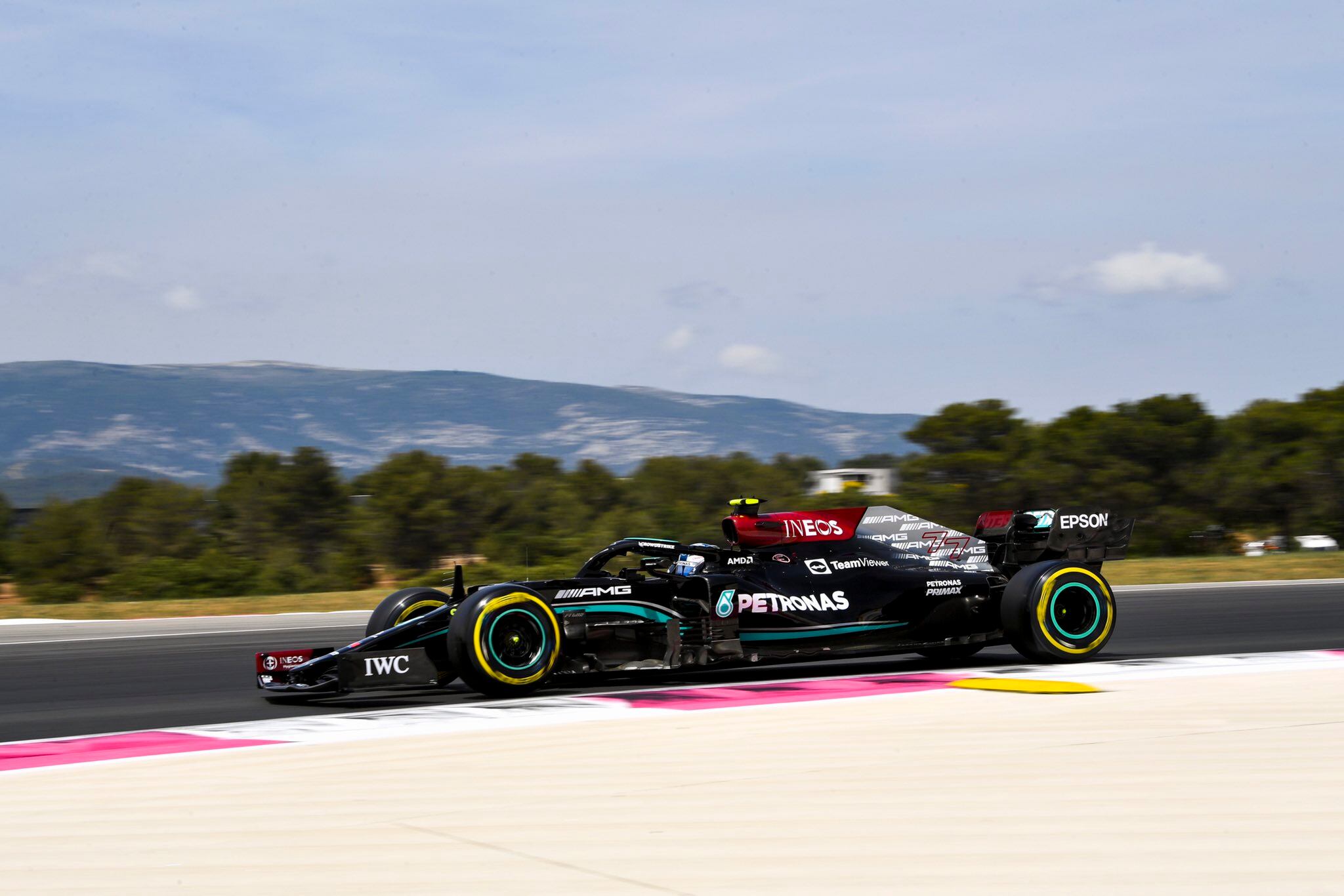 Bottas dominó la Q2.