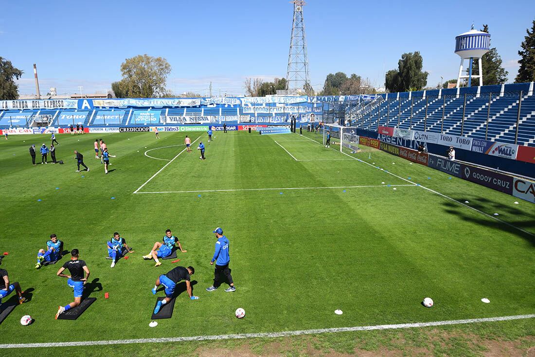 Futbol Liga Profesional, Godoy Cruz Antonio Tomba vs. Gimnasia y Esgrima de la Plata, en el estadio Feliciano Gambarte de Godoy Cruz.