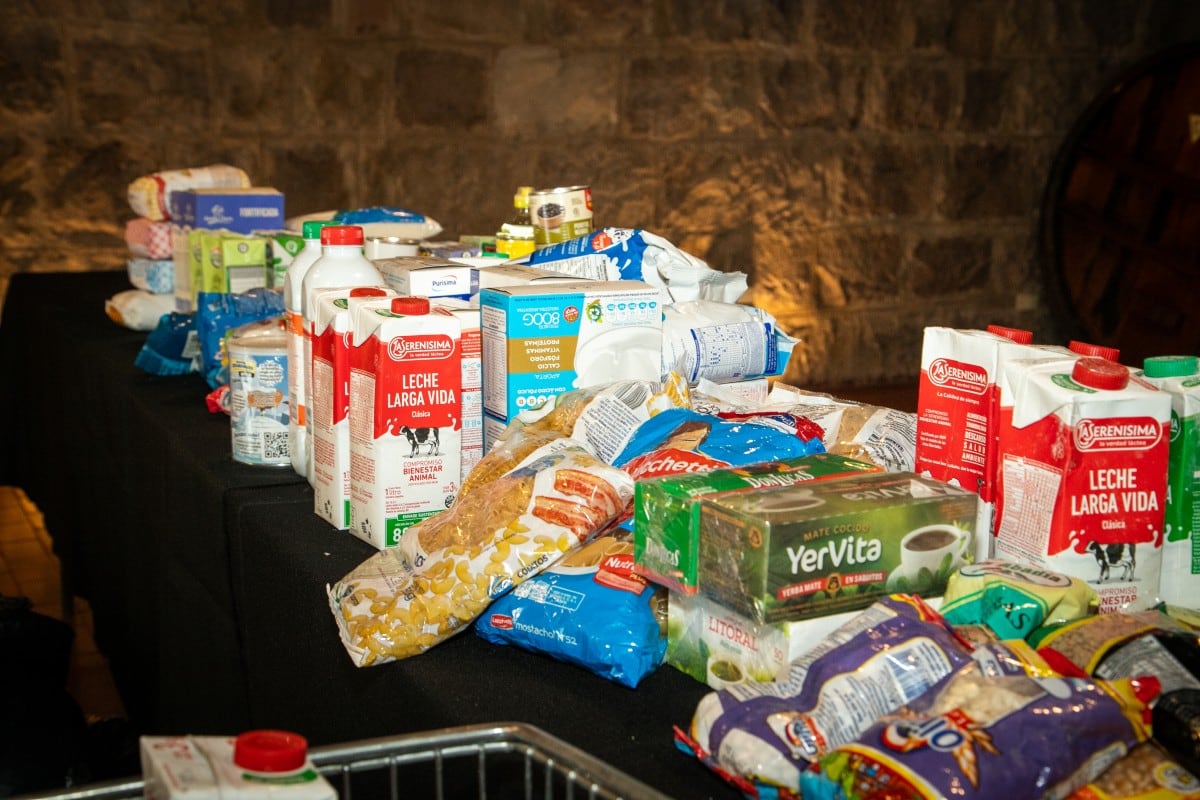 Parte de la mercadería donada al Banco de Alimentos.